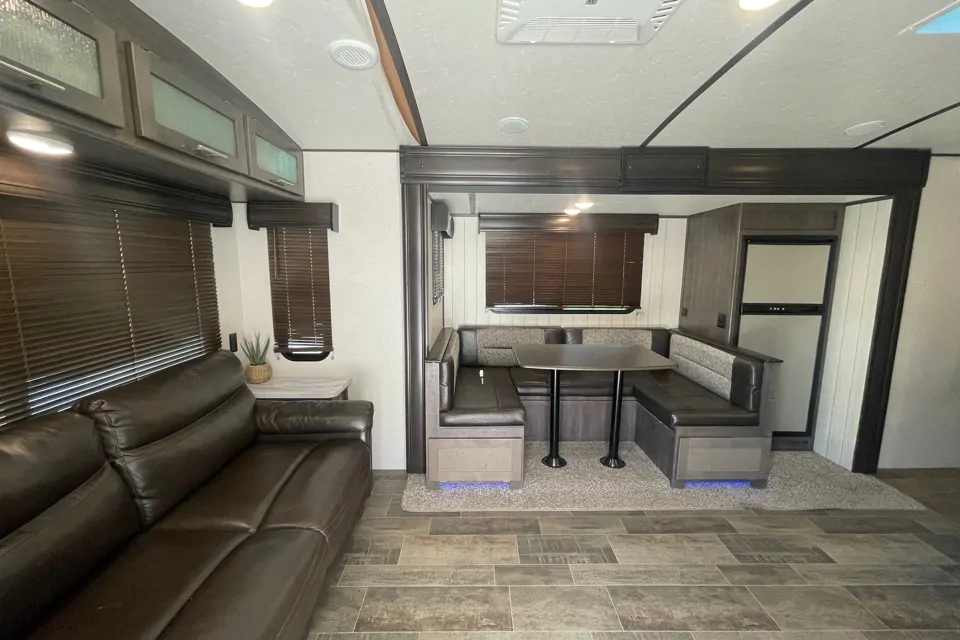 Family Friendly Travel Trailer-SUPER CLEAN! in Rancho-Cucamonga, California