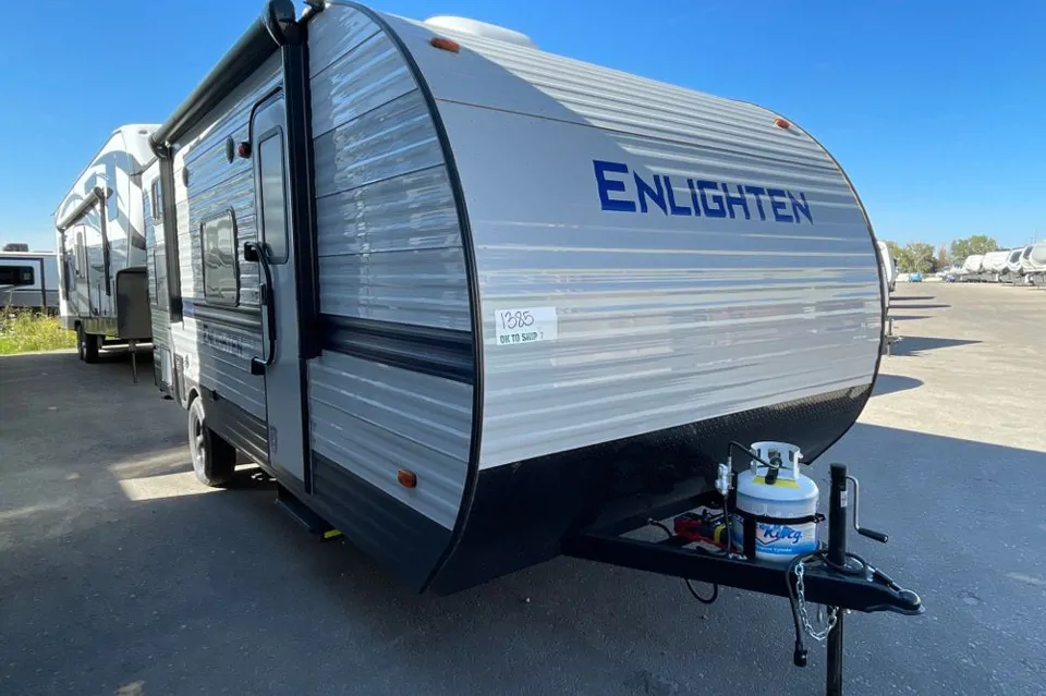 Aaron's Gulfstream Enlighten 19BH Travel Trailer à Meridian, Idaho