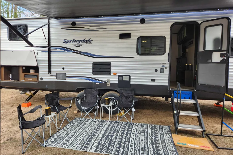 2019 Keystone Springdale- Fully Loaded for Family Fun in Harbor-Springs, Michigan