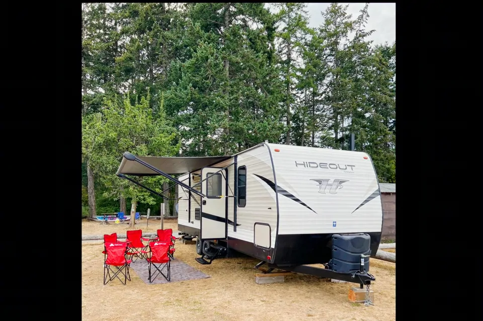 2022 Keystone Hideout 26LHSWE