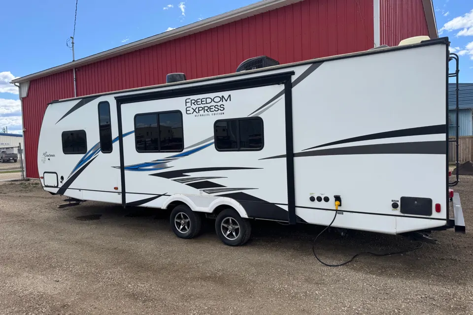 2021 Coachmen Freedom express