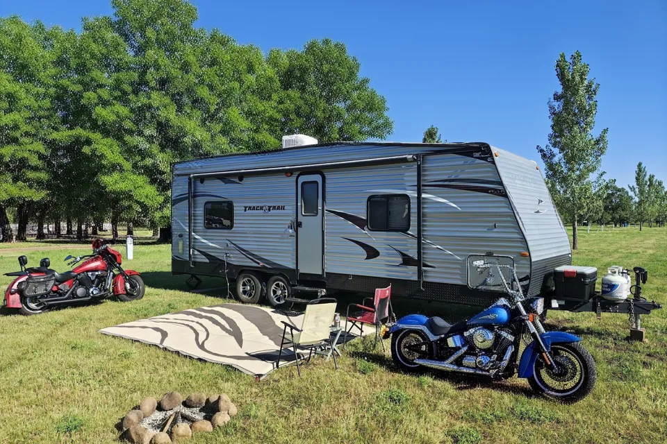 2015 Gulf Stream Track & Trail