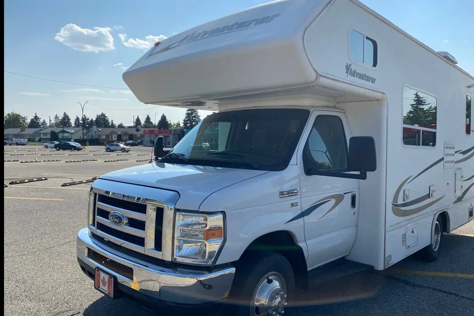 Experience Western Canada’s Beauty in this compact Class C Moho à Calgary, Alberta