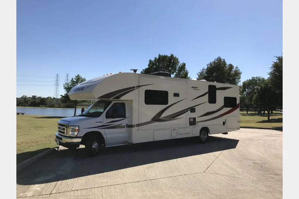 Family friendly with all the comforts of a home on wheels in Guelph, Ontario