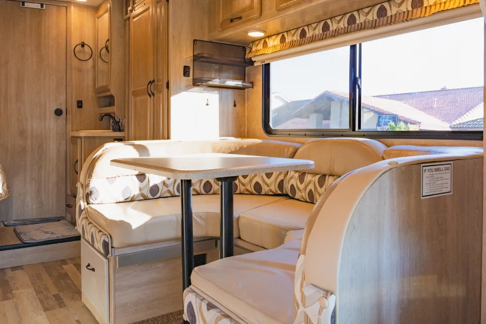 2015 Short Class C Diesel 25ft Easy to Drive Family and Pet Friendly in Westminster, California