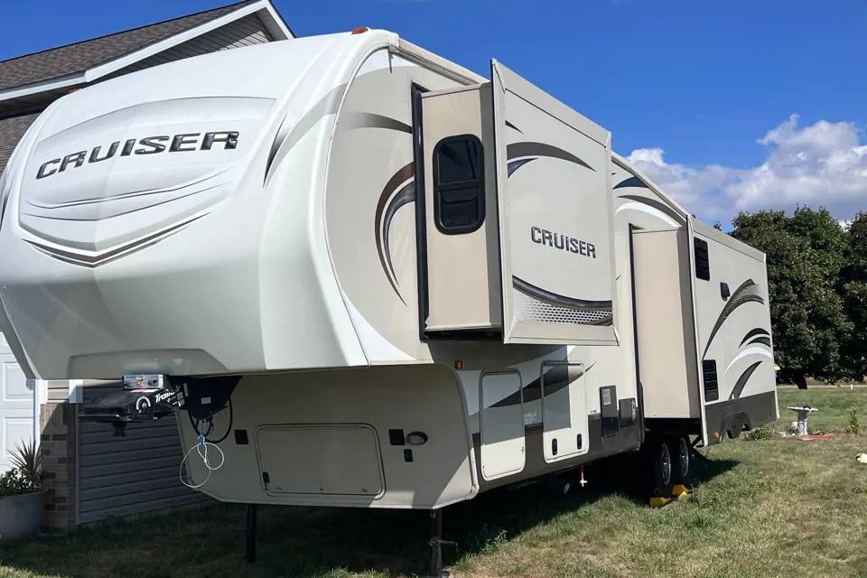 Rent my 2015 Cruiser RV Crossroads from $150/night | RVezy