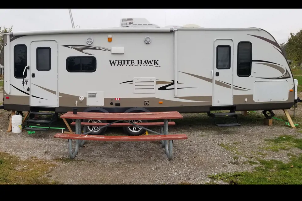 Frank's Jayco Whitehawk Ultra Light 27DSRL Travel Trailer in Smiths-Falls, Ontario