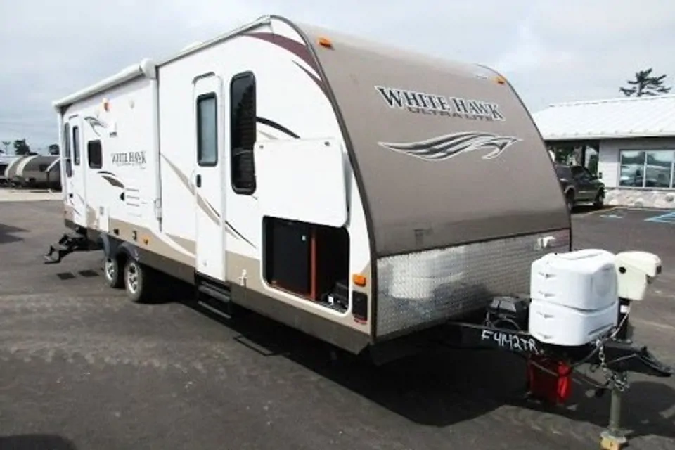 Frank's Jayco Whitehawk Ultra Light 27DSRL Travel Trailer à Smiths-Falls, Ontario