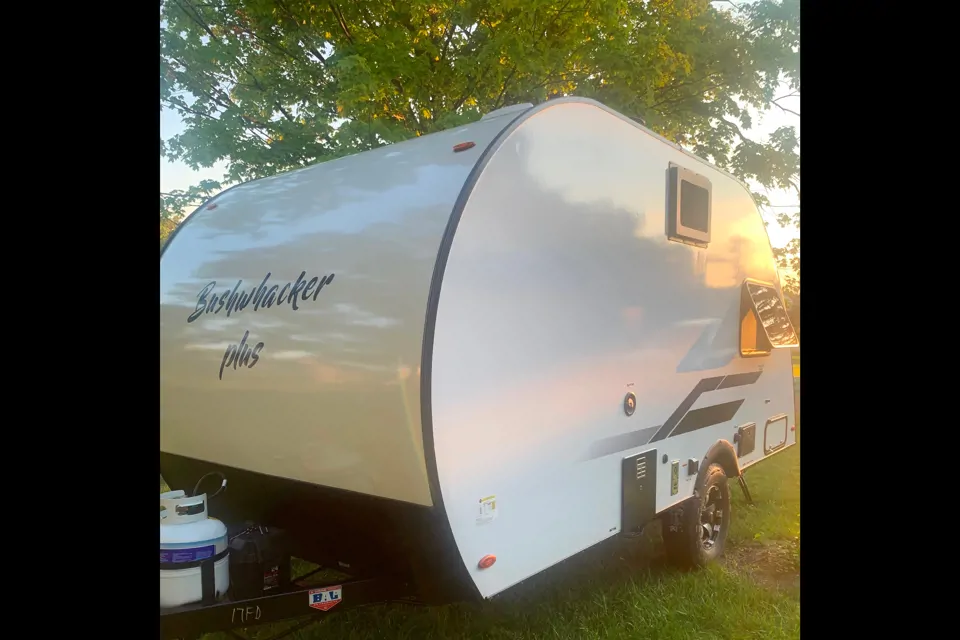 Novi Braxton Creek Bushwhacker 17FD Travel Trailer in Novi, Michigan