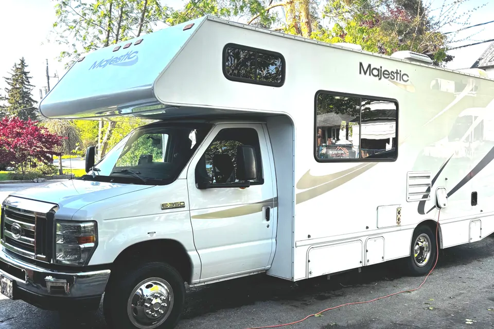 2012 Ford 350 Majestic