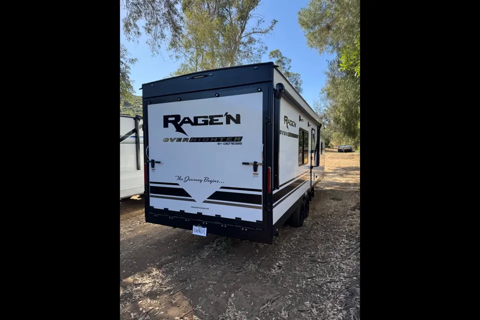 2026 Genesis Supreme RV FS2750