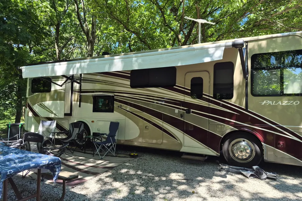 2016 Thor Motor Coach Palazzo