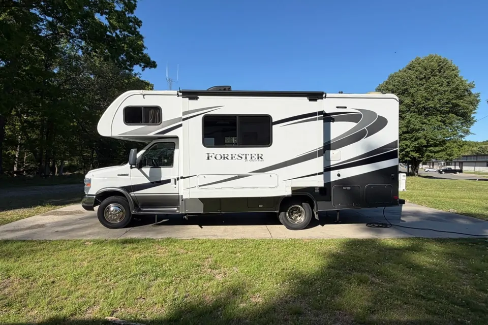2018 Winnebago Vista 27PE