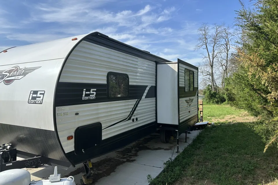2025 Shasta I5