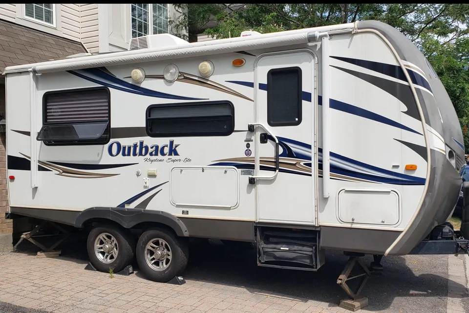 Ryan's Keystone Outback Travel Trailer à Ottawa, Ontario