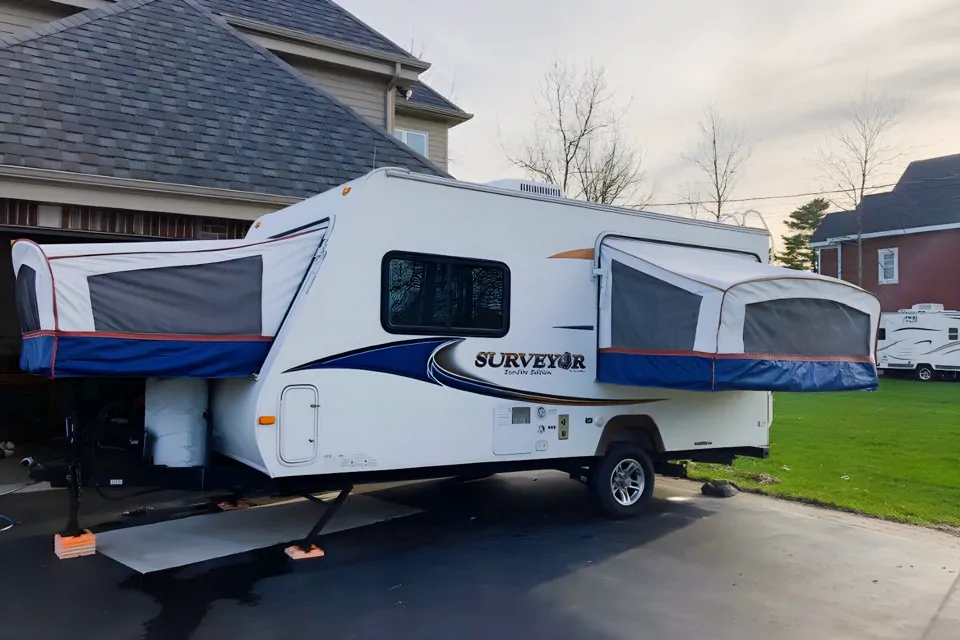 2011 Forest River Surveyor 