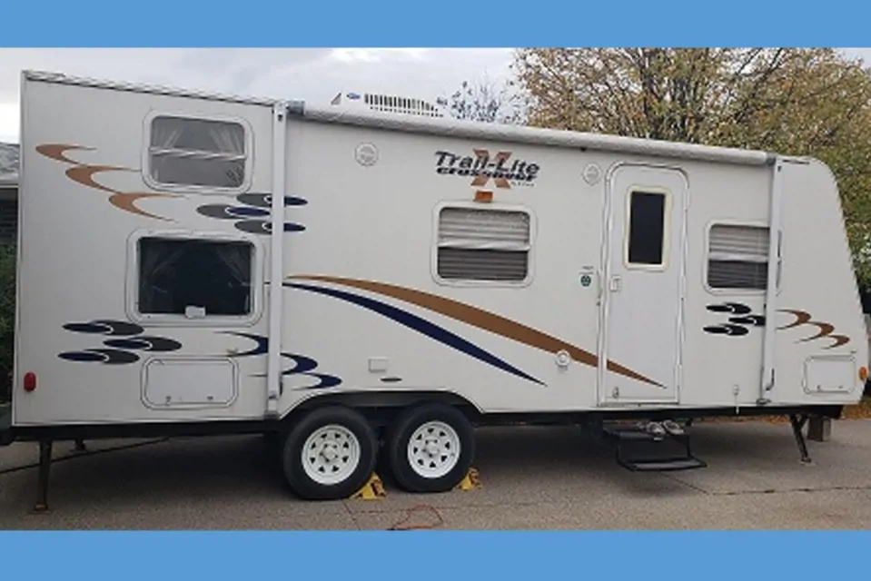 2009 R-Vision Trail-Lite Crossover 230BH