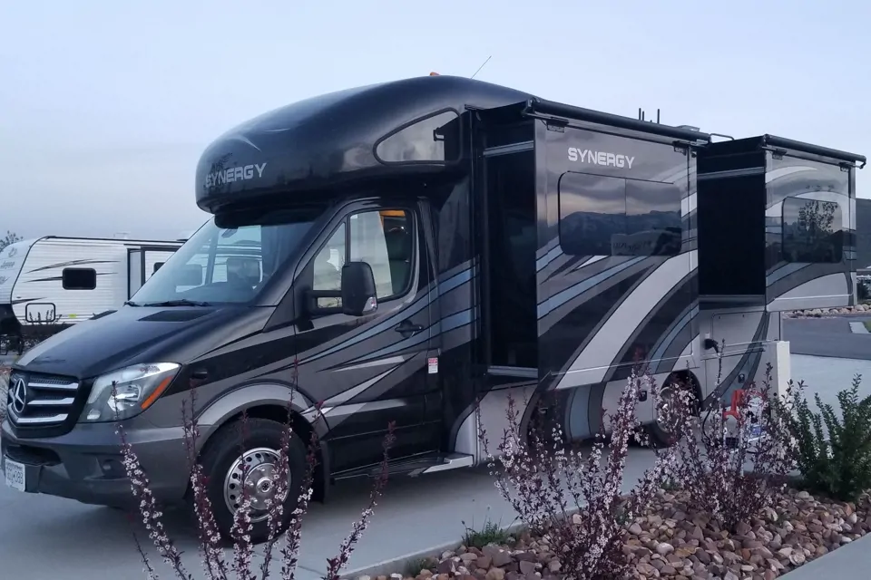 2018 Thor Motor Coach Synergy SD24