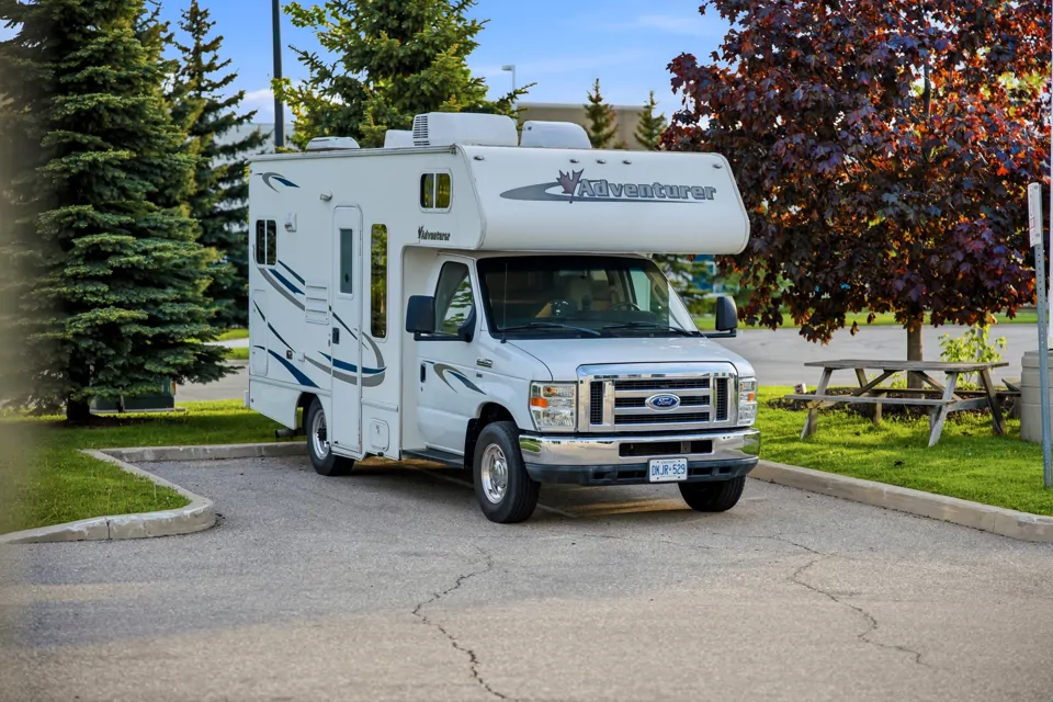 2011 Adventurer Manufacturing 19RK