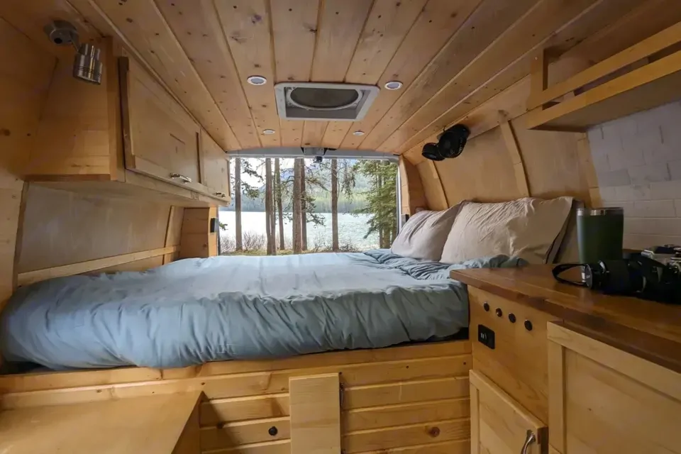 2016 GMC Savana 2500
