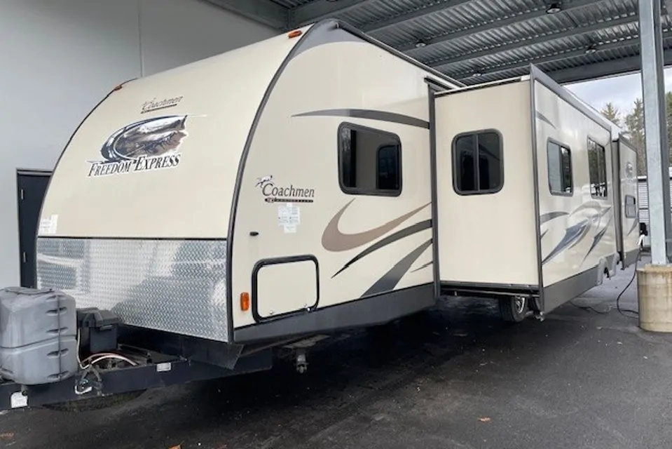 2015 Coachmen Freedom Express