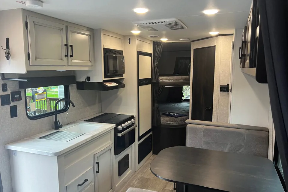 Foothill Rentals, Jayco 224BH Travel Trailer à Valley-Springs, California