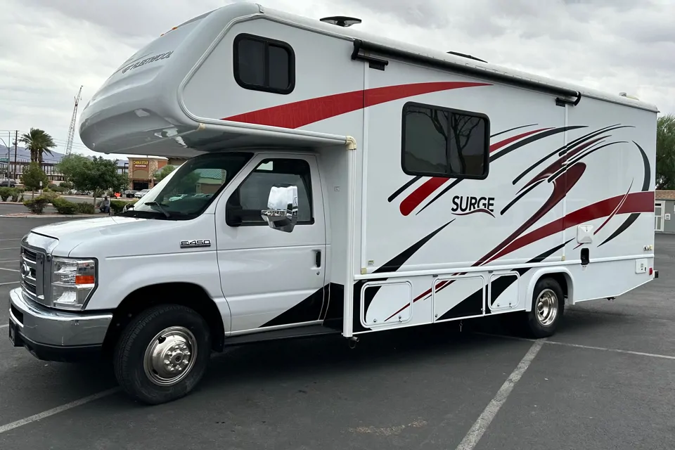 2018 Fleetwood Surge