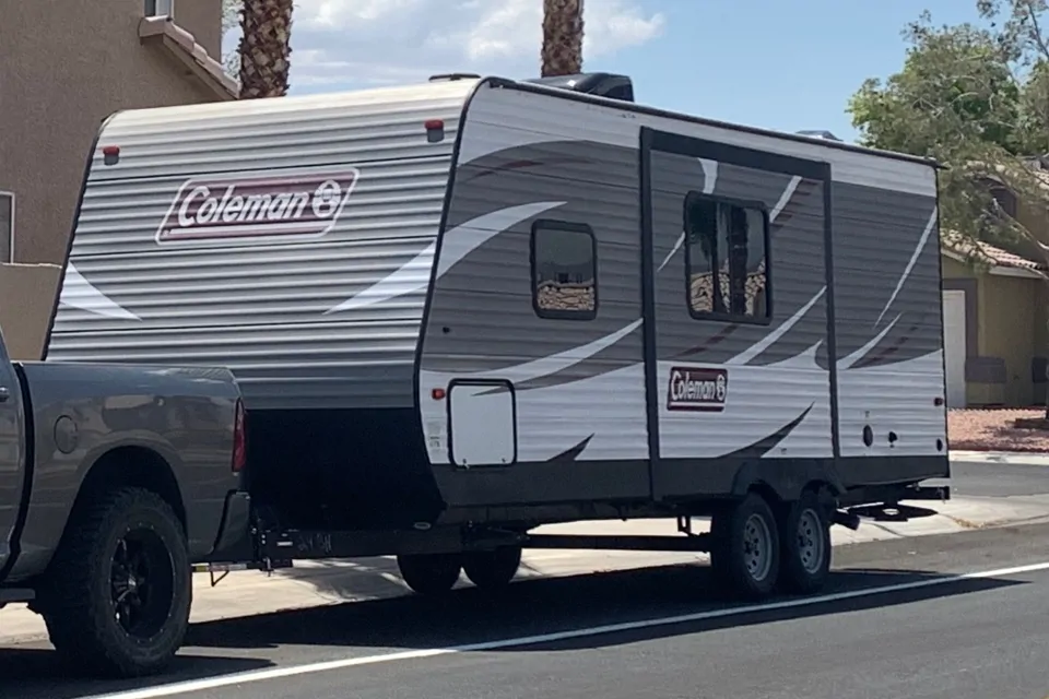 Wesley's Coleman Lantern Travel Trailer à Las-Vegas, Nevada