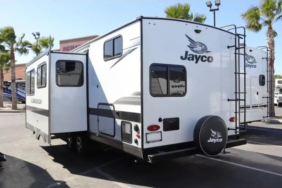 Jayco Jayfeather  Fifth Wheel in Los-Angeles, California