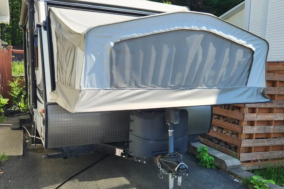 2017 Palomino Solaire 147X