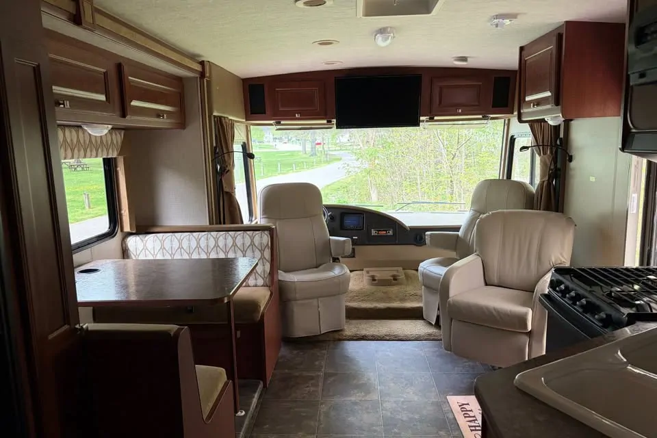 2013 Winnebago Vista 26HE