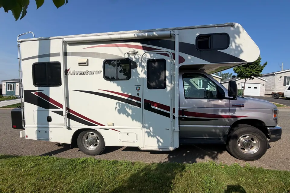 2016 Adventurer Manufacturing Adventurer 19Rd