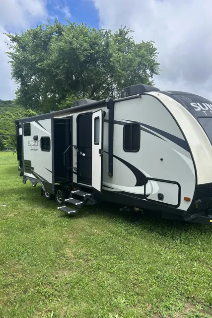 2017 Crossroads Sunset Trail Grand Reserve SS26SI