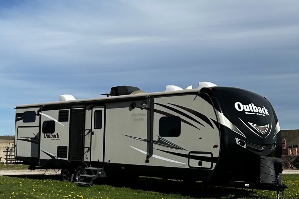 2016 Keystone Outback Diamond Super Lite