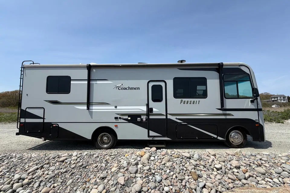 2023 Coachmen Pursuit