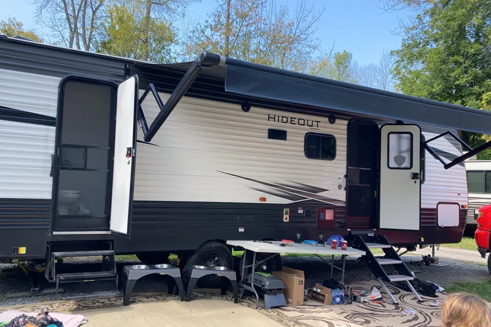 2021 Keystone Hideout 272bh