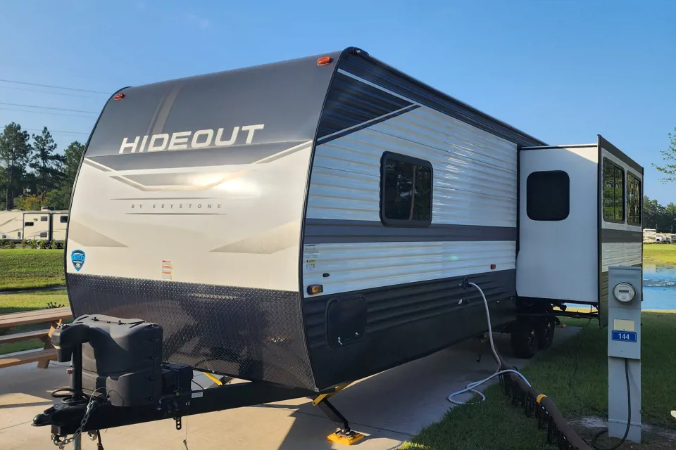 2022 Keystone Hideout 28Rks