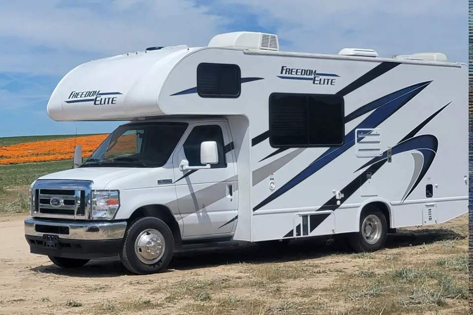 Carlos' Thor Motor Coach Freedom Elite Class C in Canyon-Country, California