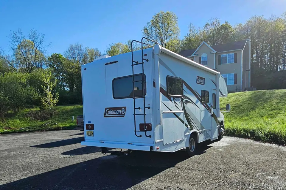 David's Thor Motor Coach 22EQ Class C à Middletown, New York