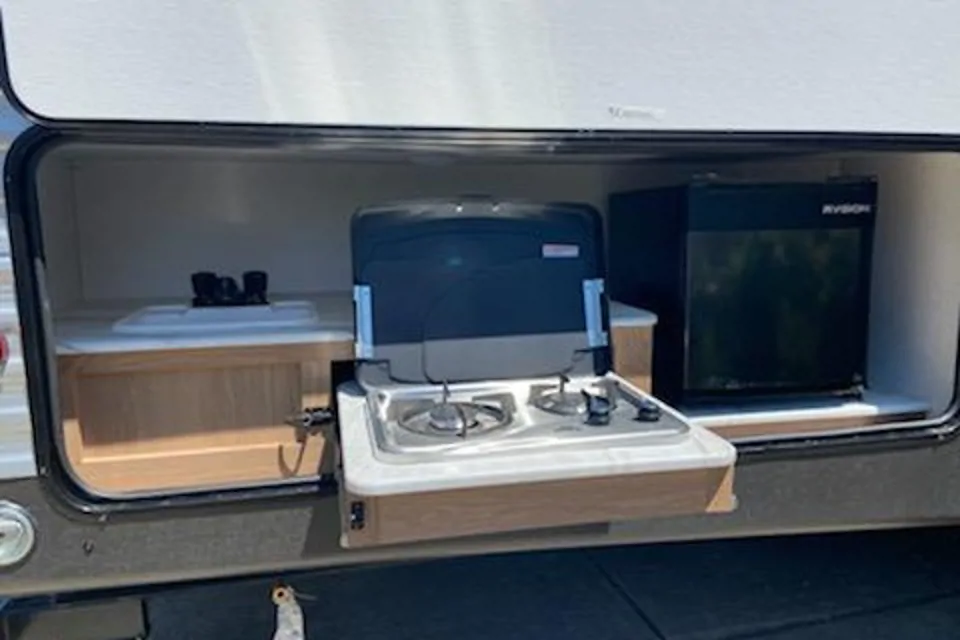 Angela's Prime Time Avenger Travel Trailer in Louisville, Kentucky