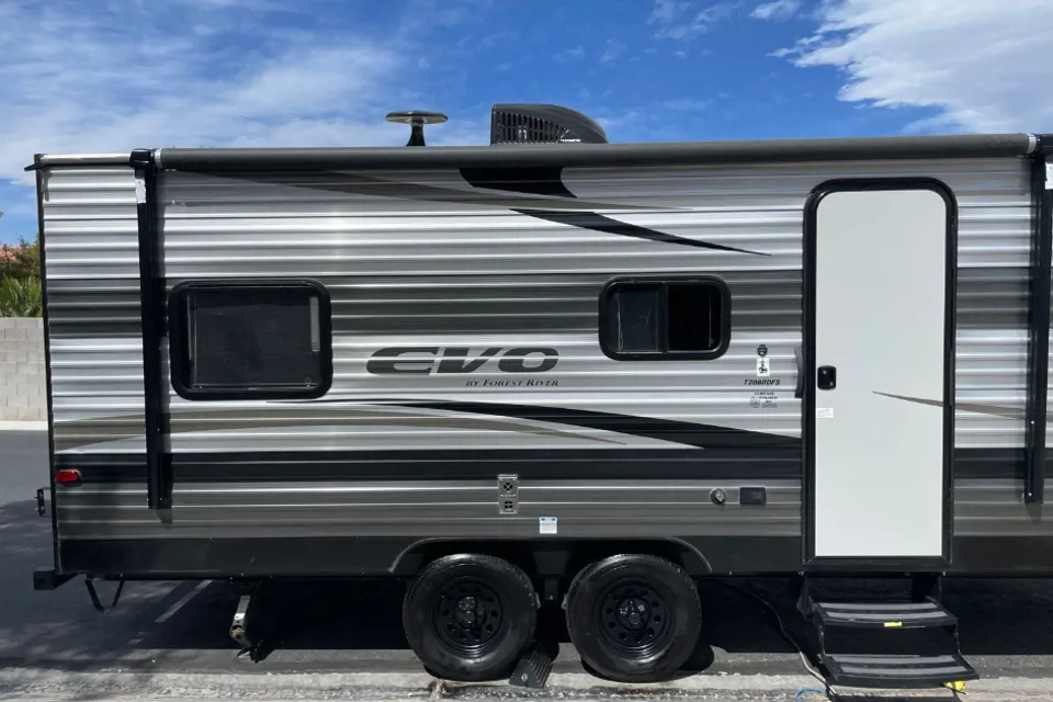EVO Travel Trailer Easy Pull Flexible Pick Up in Las-Vegas, Nevada