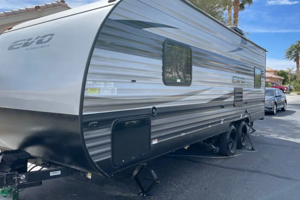 EVO Travel Trailer Easy Pull Flexible Pick Up in Las-Vegas, Nevada