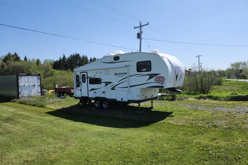2013 Forest River Signature, Ultra Lite
