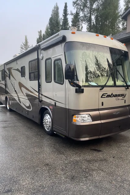 2006 Other Embassy elite XL freightliner 37 feet