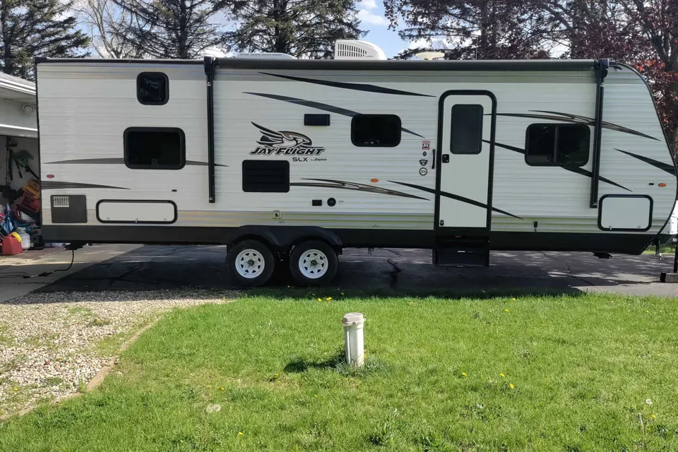 Thomas's Jayco Jayflight slx Travel Trailer in Jackson, Michigan