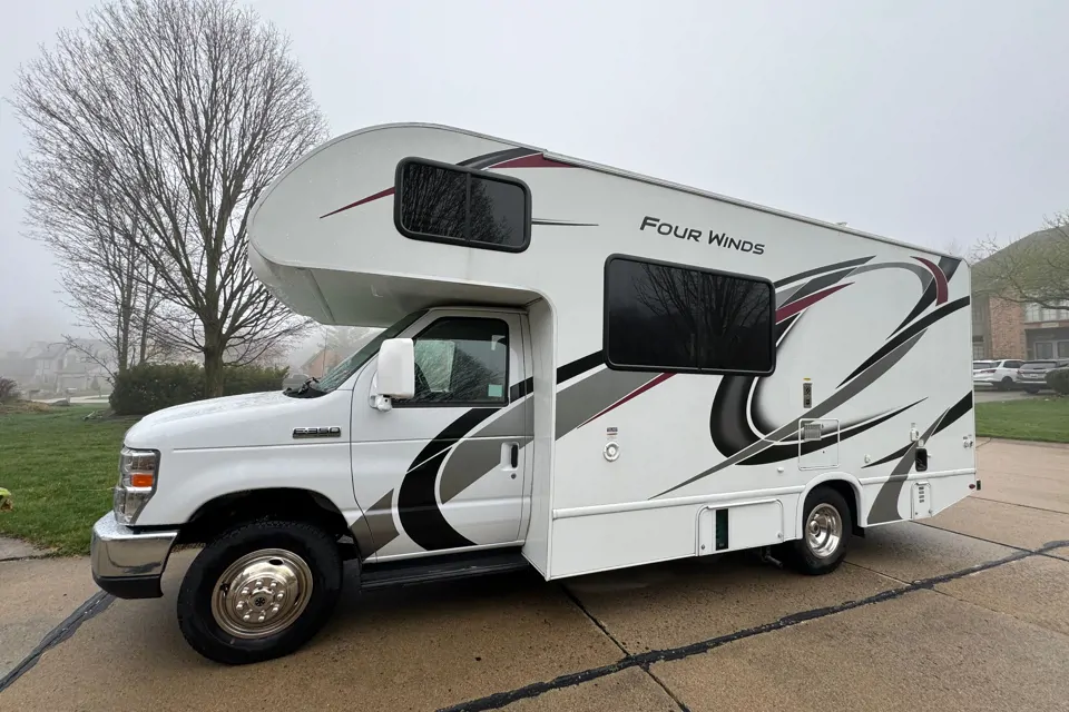 John's 2021 Thor Motor Coach Four Winds 22E à Rochester-Hills, Michigan