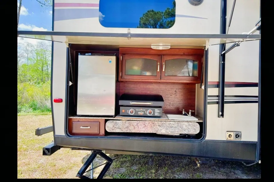 John's 32ft Keystone Outback Travel Trailer in Loxahatchee, Florida