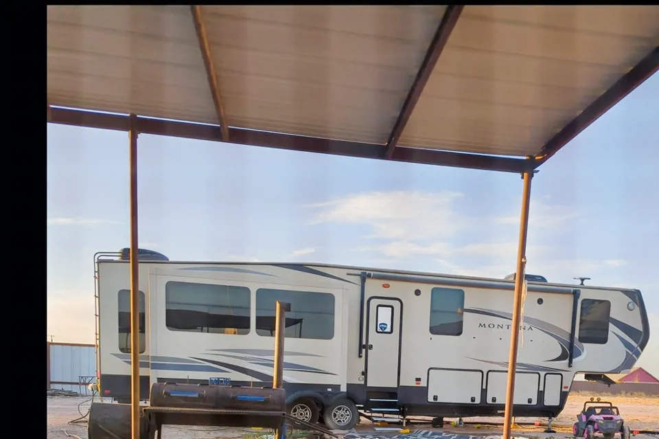 Mario's 2018 Keystone Montana High Country Fifth Wheel à Monahans, Texas