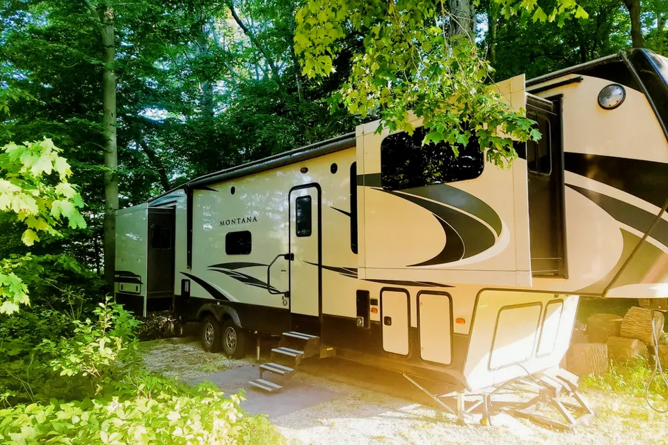 The Landing - Keystone Montana High Country 375FL Fifth Wheel in Oostburg, Wisconsin