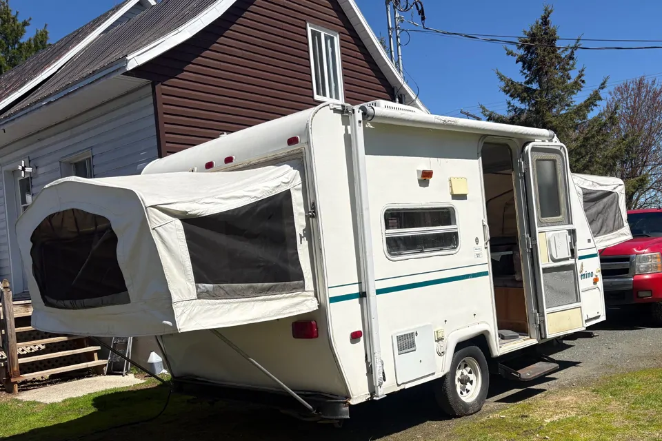 2000 Palomino Stampede s-17